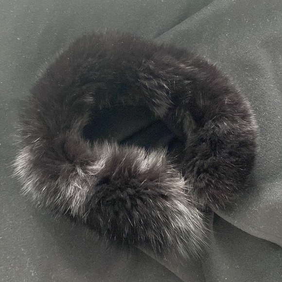 Cashmere and Fox Furr Poncho - Picture 5 of 8